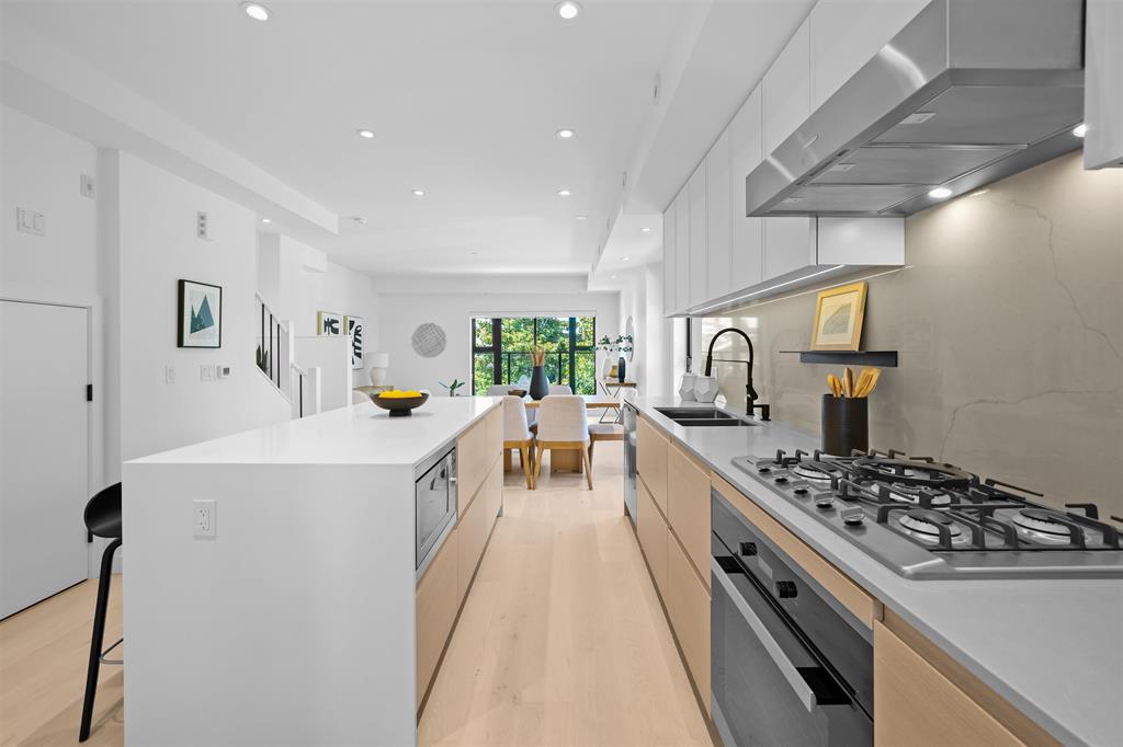 584 W. 28th Avenue